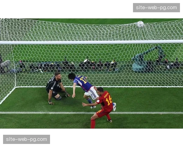 西班牙传控面临北美草皮考验 恩里克研究人工草与天然草转换方案