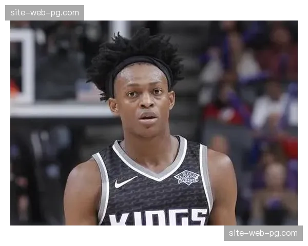 马刺福克斯文班亚马挡拆：第三节三分命中扩大分差关键配合